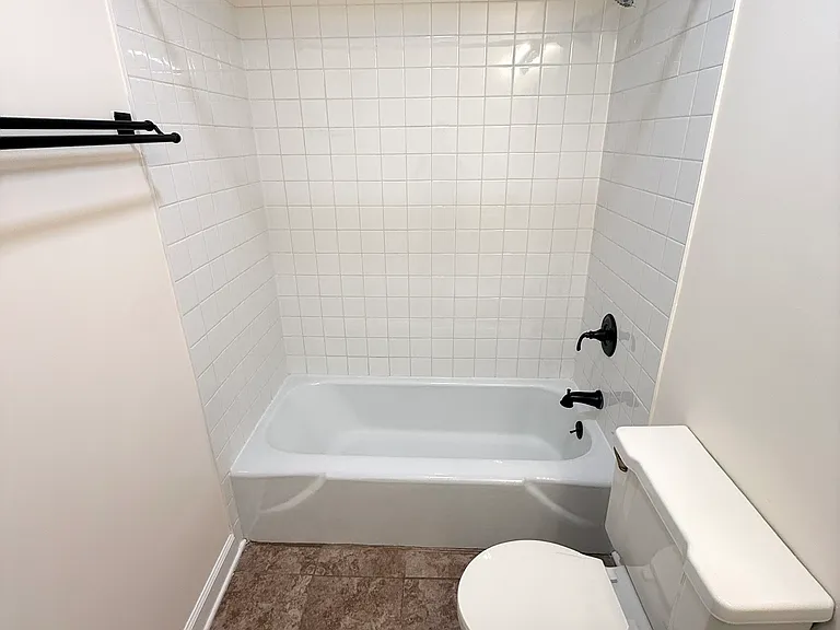11810 S Komensky Ave #103 — Photo 10