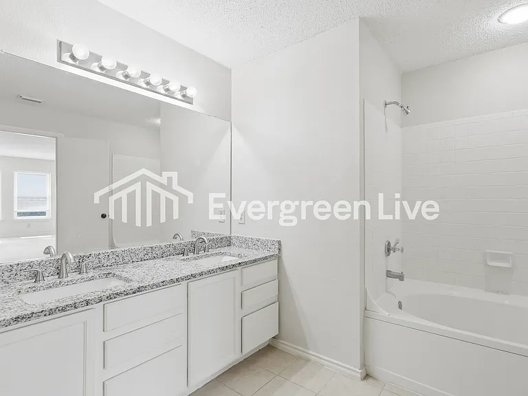 8102 Cantura Mls — Photo 12
