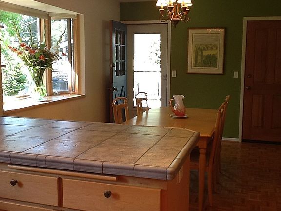 Dining area with same-level 