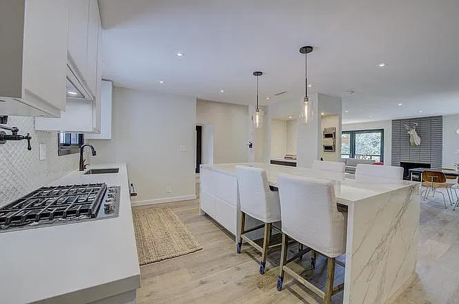 4 bed, $10,995 — Photo 4