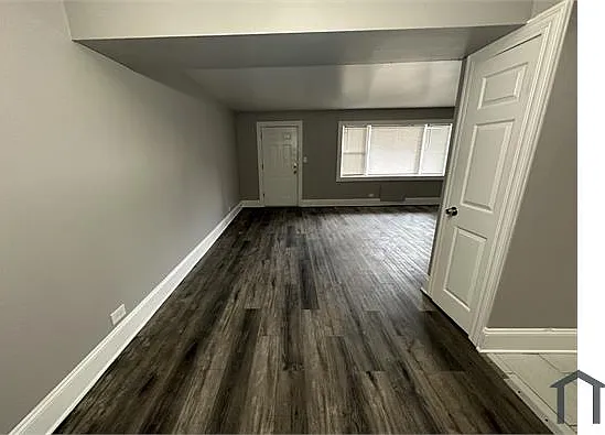 7760 S Coles Ave — Photo 2