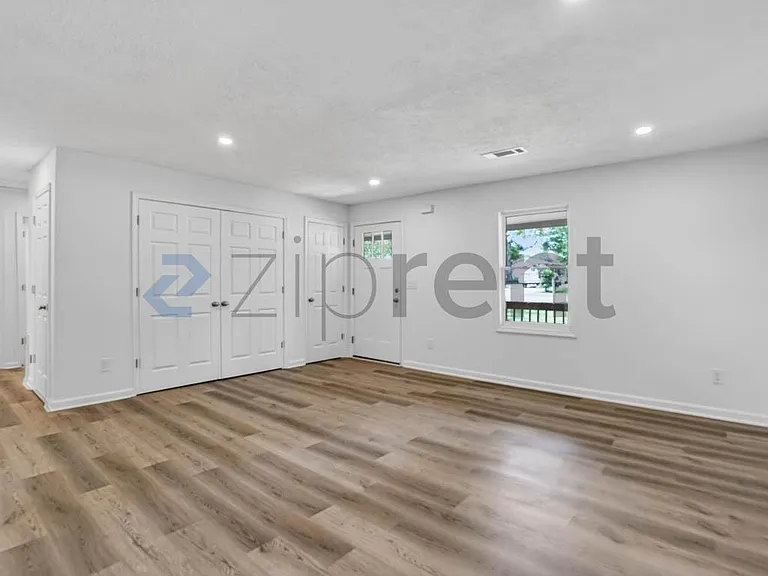 500 Camp Creek Cir #1 — Photo 5