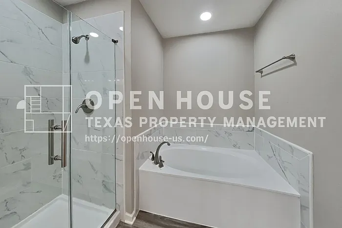 4935 Northfork Dr — Photo 12