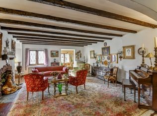 51 East Dr, Watchung, NJ 07069