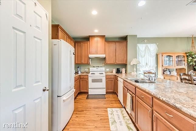 1st image of 231R Apricot Dr