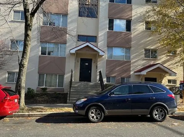 300 50th St SE APT 203, Washington, DC 20019
