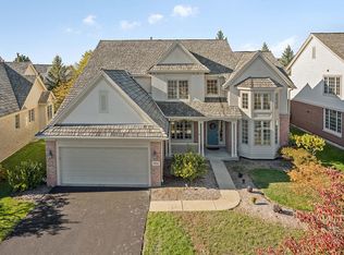 1924 Wyndham Cir, Glenview, IL 60025