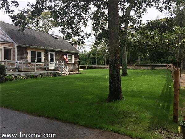 Front Exterior/Yard