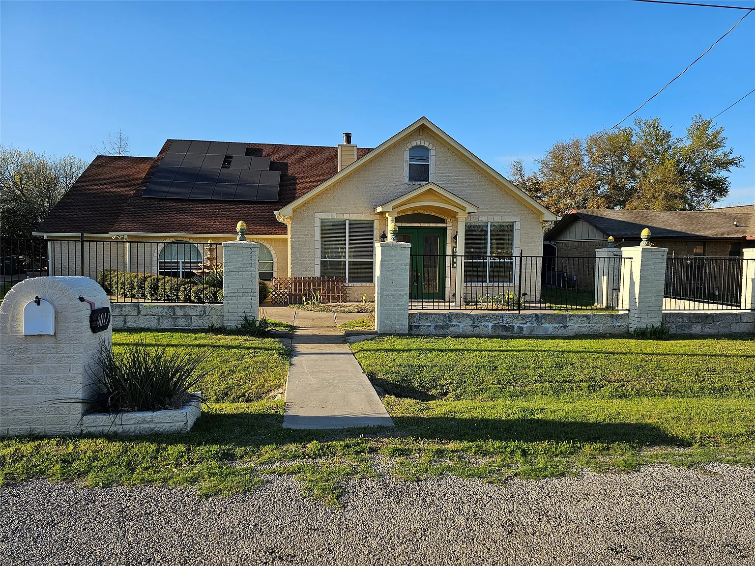 4011 Dakota Trl, Granbury TX - Owner Finance Home