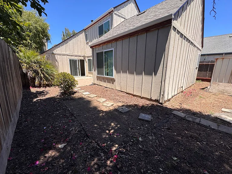 2056 Santa Rita St — Photo 10