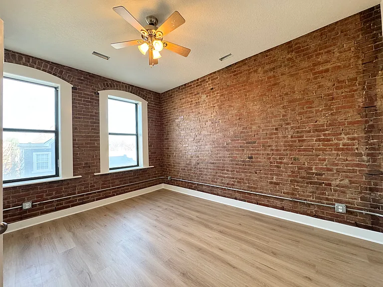 517 Gillis St #201 — Photo 7