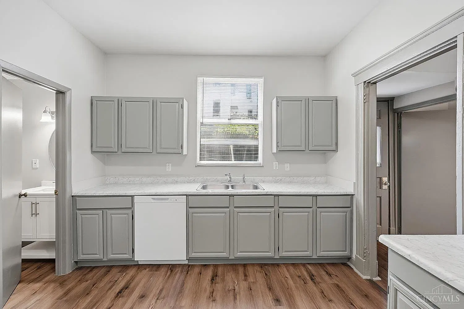 1011 McPherson Avenue - 1 — Photo 4