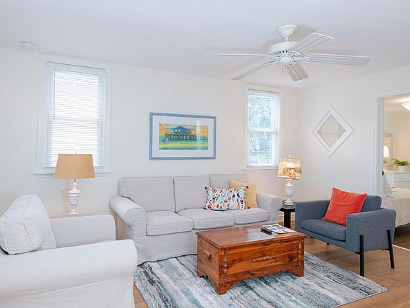 3rd image of 451 Douglas Ave #451