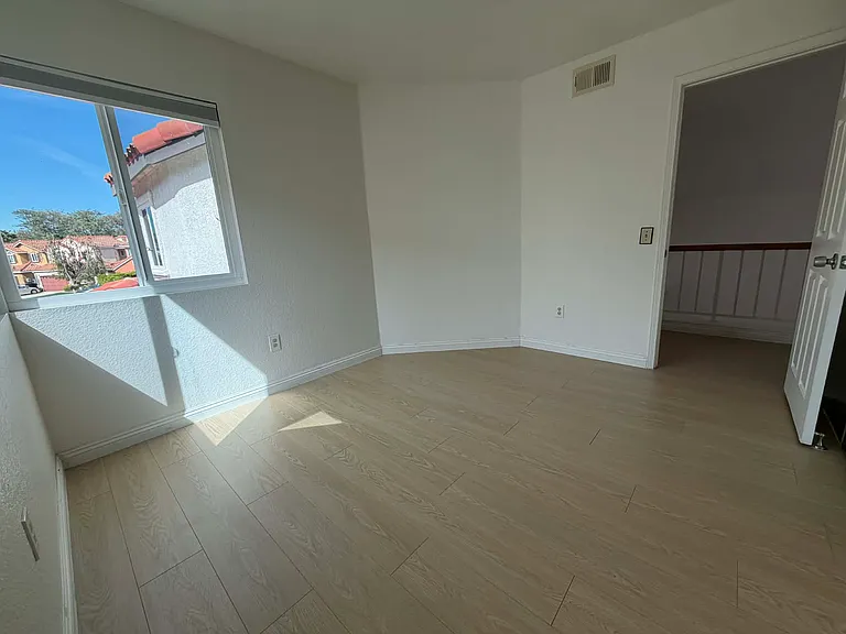 16139 Firestone Ln — Photo 15