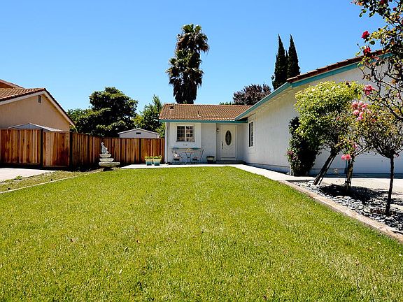 2nd image of 568 Glenburry Way