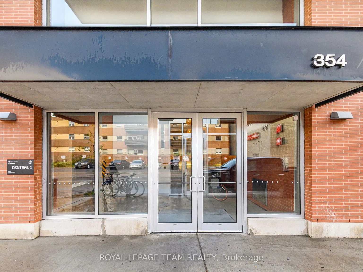 354 Gladstone Ave — Photo 3