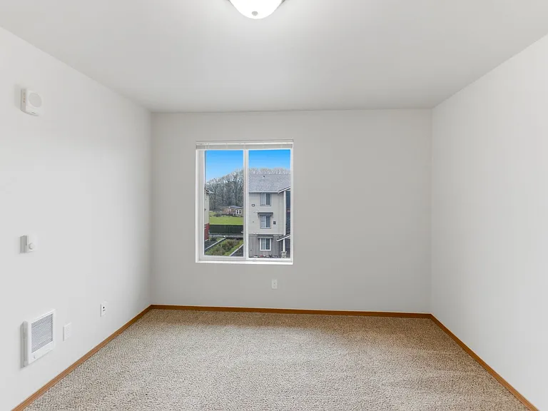 Oak Springs Apartments — Photo 41
