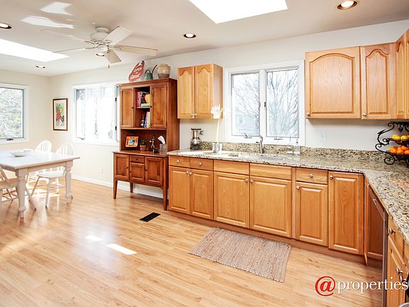 Kitchen / Breakfast Room