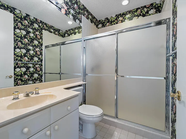 10860 Fairmont Village Dr — Photo 33