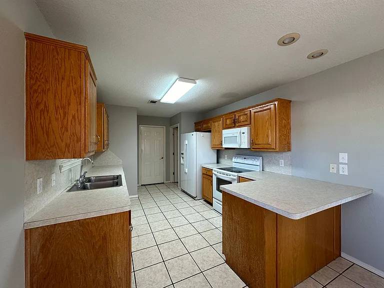 609 Apple Valley Dr — Photo 10