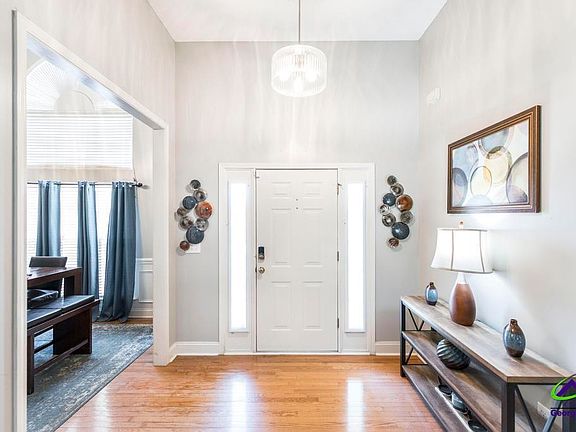 5th image of 112 Finch Dr