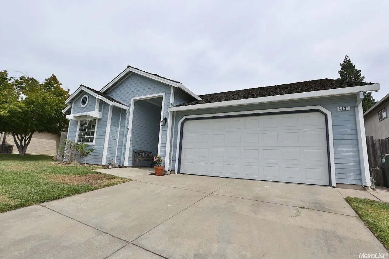 3621 Pine Hollow Way photo 1