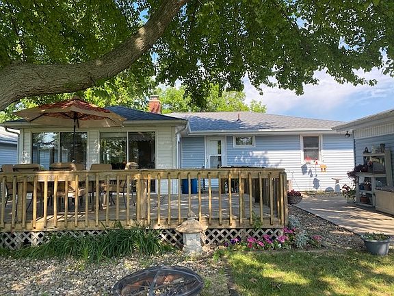 4th image of 213 Manor Dr