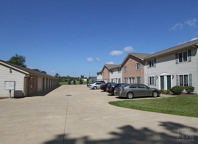 1st image of 105 Glenview Dr