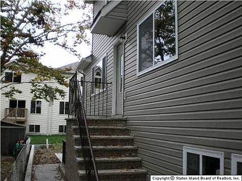 5th image of 9 Nugent Ct