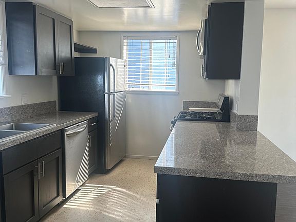 4th image of 209 N Venice Blvd #6
