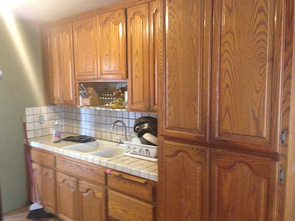 3rd image of 1621 Honeysuckle Dr