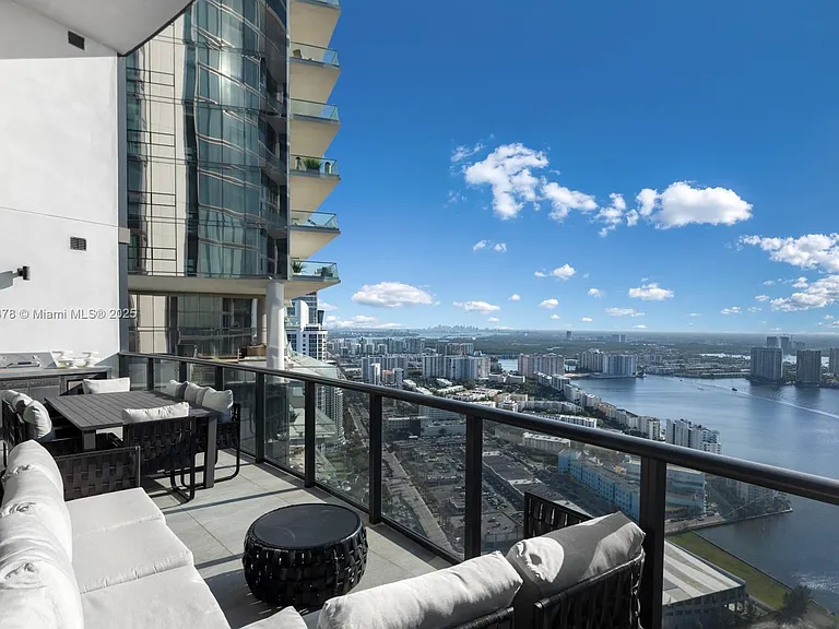 18555 Collins Ave #4603 — Photo 29