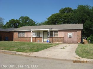 3613 Parkwoods Ln, Midwest City, OK 73110