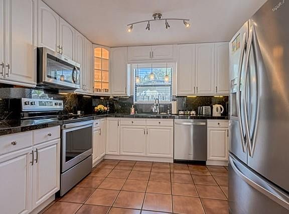 4th image of 1311 SW 56th Avenue