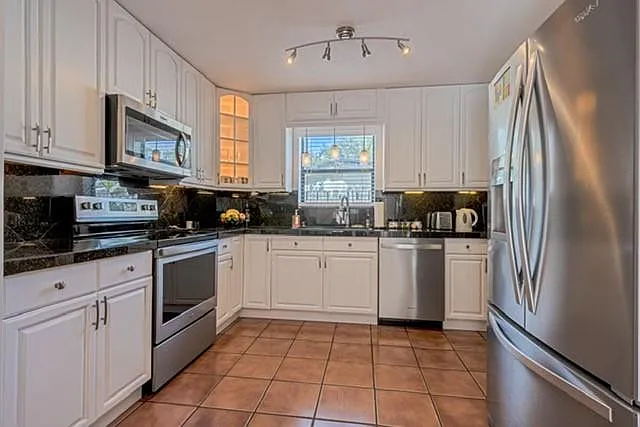 1311 SW 56th Ave — Photo 4