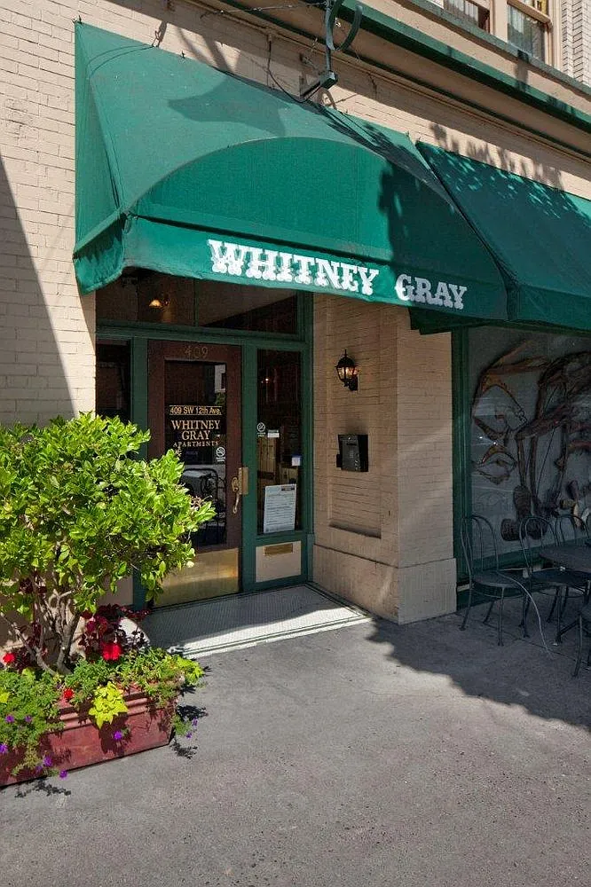Whitney Gray — Photo 2