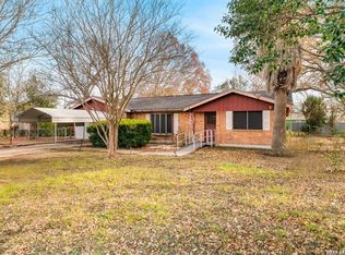 1149 Spruce St, Seguin, TX 78155