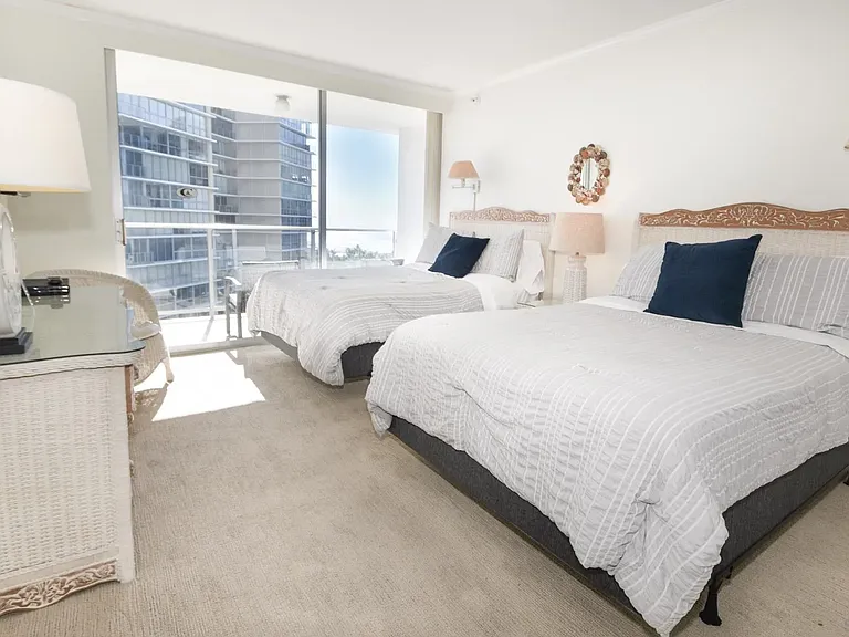 1810 Avenida Del Mundo #702 — Photo 19
