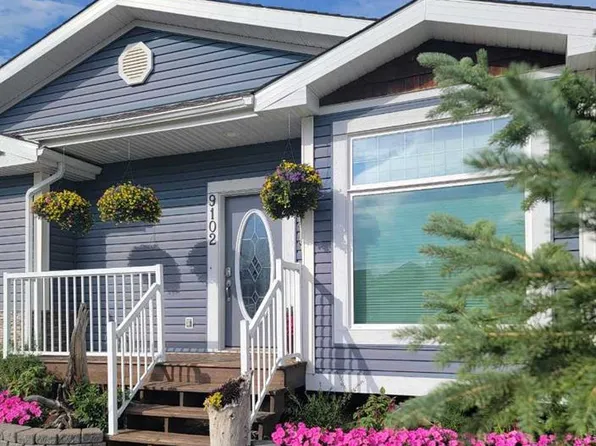 9102 S 127th Ave, Peace River, AB T8S 1W7