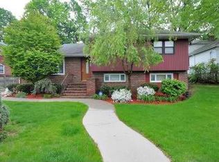 121 Leonia Ave, Leonia, NJ 07605