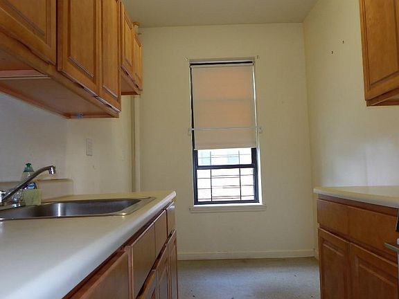 4th image of 308 Sterling St APT 2D
