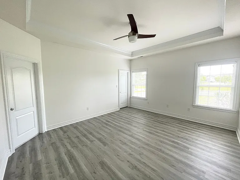 150 Travis Blvd — Photo 18