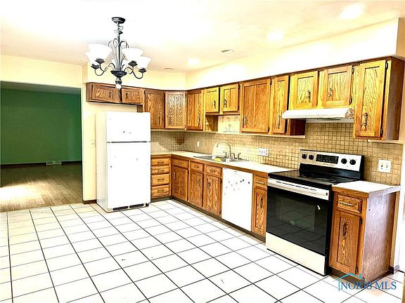 2nd image of 2202 N Kathy Ln