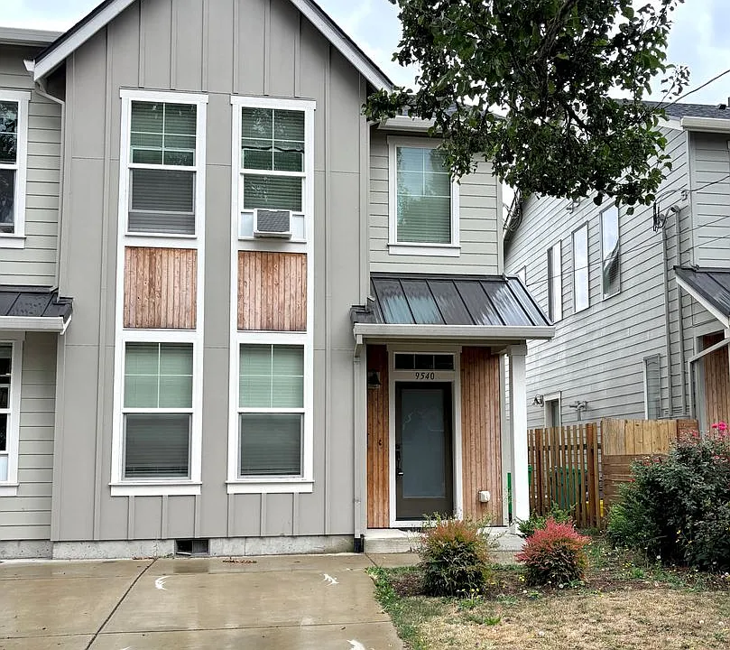 9540-9542 N Allegheny Ave