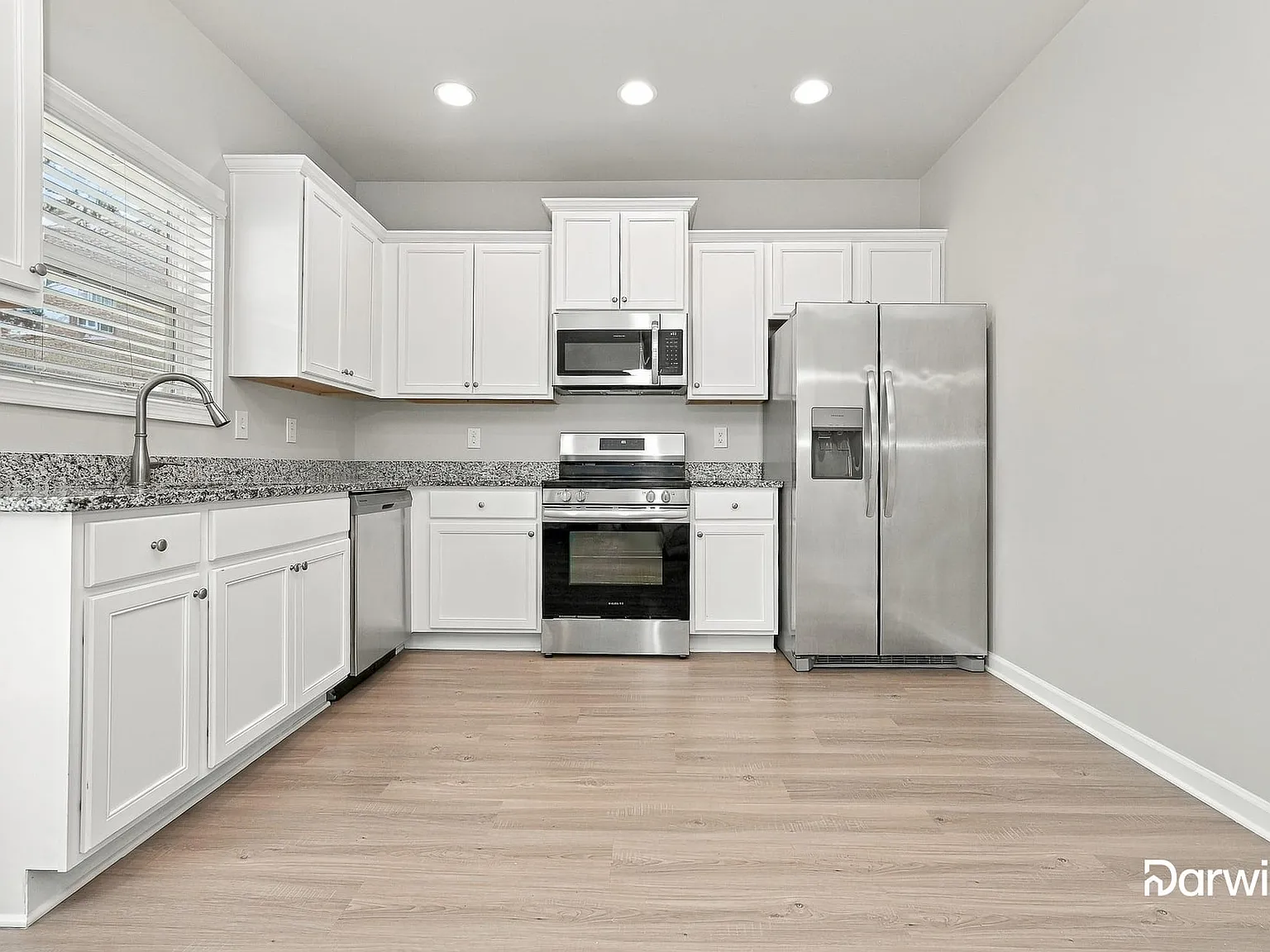 4 bed, 2.0 bath, 1720 sqft, $1,765 — Photo 3