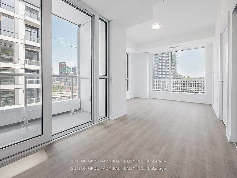 15 Richardson St #1017 — Photo 16