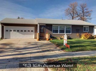 913 16th Ave W, Williston, ND 58801