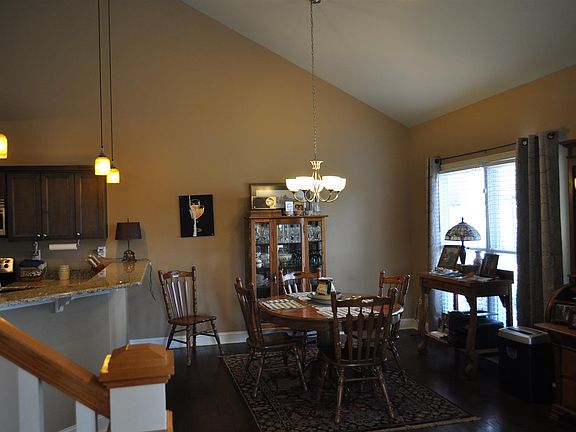 4th image of 218 James Longstreet Blvd