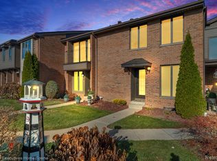 2500 River Rd APT 55, Marysville, MI 48040