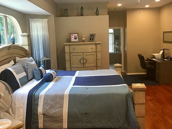 2nd image of 10097 W Dublin St